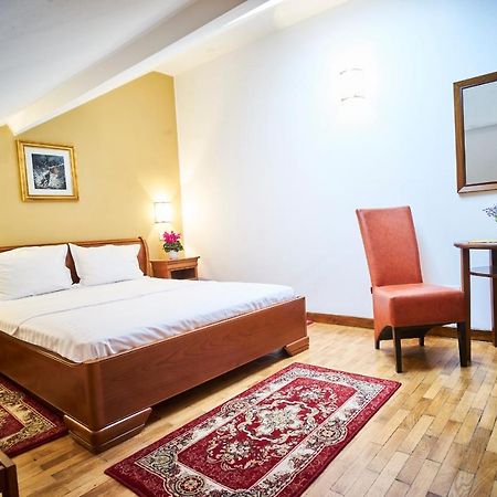 Cozy Attic Room VI Bucarest Exterior foto