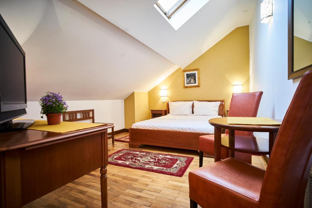 Cozy Attic Room VI Bucarest Exterior foto