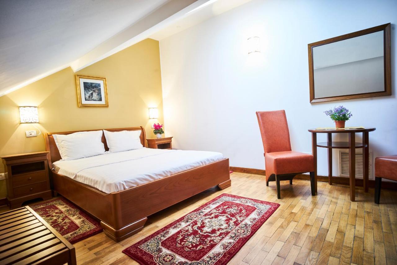 Cozy Attic Room VI Bucarest Exterior foto