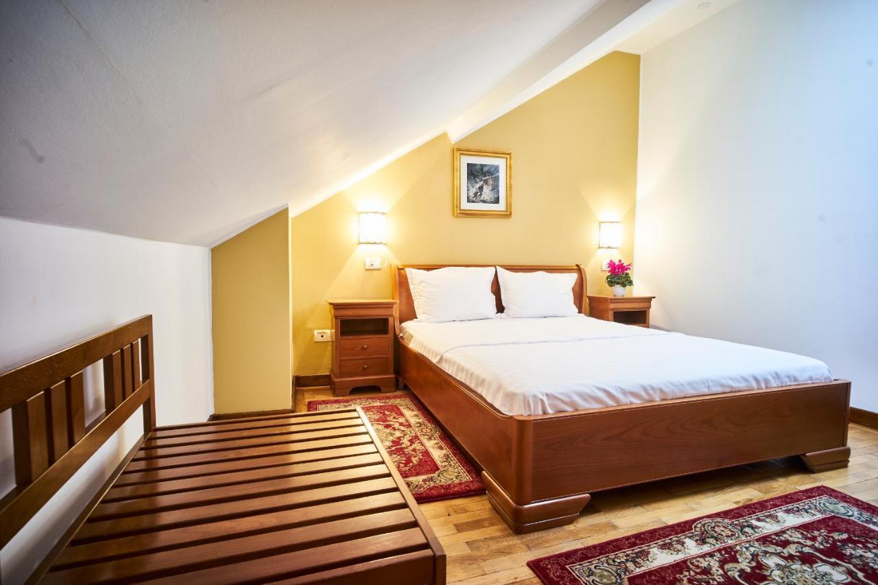 Cozy Attic Room VI Bucarest Exterior foto