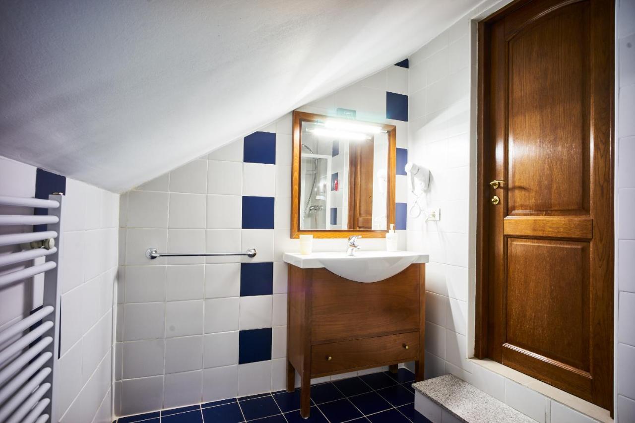 Cozy Attic Room VI Bucarest Exterior foto